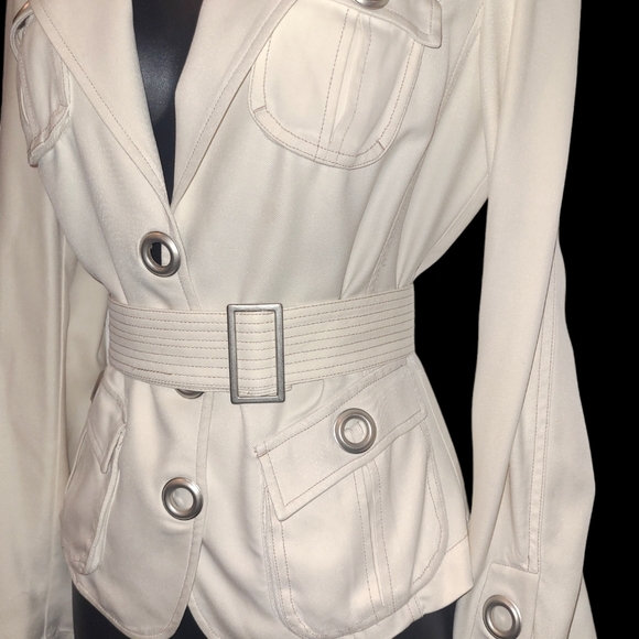 Belted Blazer Jacket 100% Silk by Bebe Cream Size 6 NWOT - Picture 2 of 14
